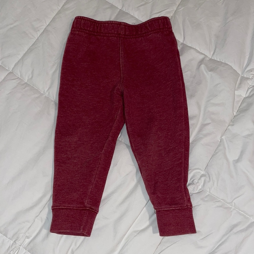 Heather red 2T joggers.  Cat and Jack.  Excellent condition!